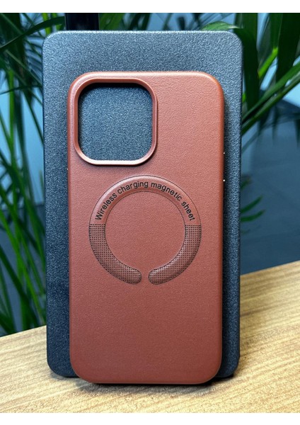 Apple iPhone 14 Pro Max Hızlı Sarj Magsafeli Özel Dış Deri Kaplama Içi Kadife Korumalı Darbe Emici Gennluxury Kılıf fiyatları
