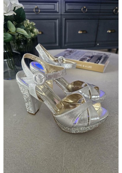 135 6784 Topukla Kadın Platform Topuklu Taşlı Abiye Ayakkabı modelleri