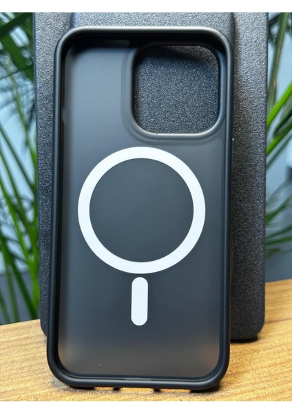 Apple iPhone 13 Pro Hızlı Sarj Magsafeli A+ Ultra Darbe Emici Premium Silikon Gennpro S Kılıf
