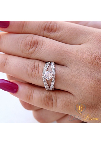 Beyaz Zirkon Taşlı Tektaş Gümüş Yüzük modelleri