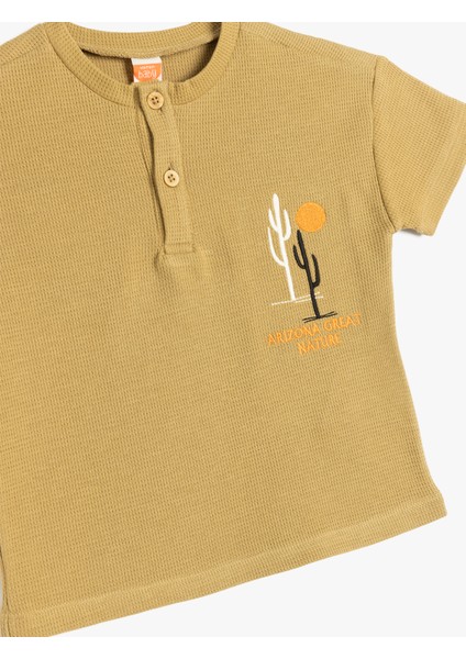 Pamuklu Kaktüs Nakış Detaylı Dokulu Bisiklet Yaka Kısa Kollu Tişört modelleri