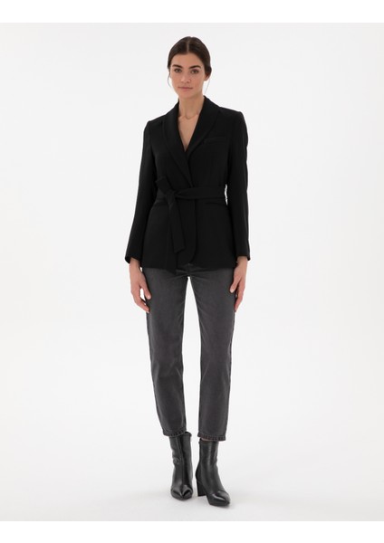 Kadın Siyah Regular Fit Ceket 50290388-VR046