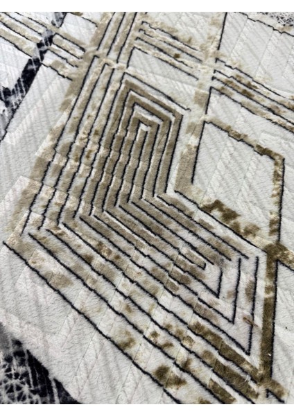 Kabartmalı Halı Dokusunda Jel Kaymaz Taban Yıkanabilir Kesme Yolluk Gold Geometrik Desen