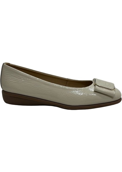 Bej Deri Kadın Ayakkabı