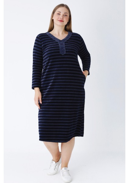 Lacivert Çizgi Desenli Düğmeli Cepli Kadife Büyük Beden Pamuklu Elbise