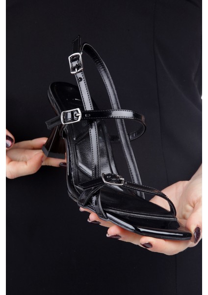 Minifilar Siyah Rugan Ince Bantlı Sandalet Kısa Topuklu Ayakkabı indirimleri