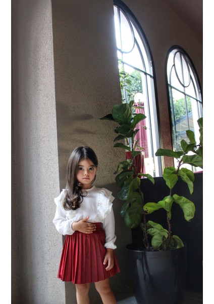 23 Nisan Kırmızı Deri Etekli Kız Çocuk Takım fiyatları