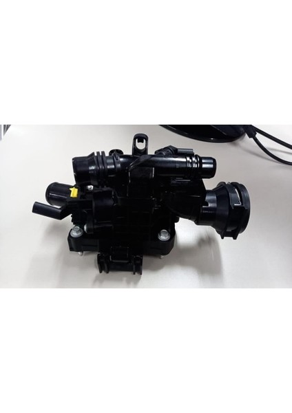 Termostat Yuvası Komple Ford Mondeo V 14 Yenı Focus 17 C-Max 17 Courıer 17 1.5 Ecoblue