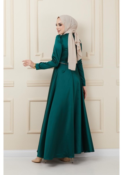 Önü Pilise ve Boncuk Detaylı Saten Abiye Elbise Yeşil 1624 fırsatları