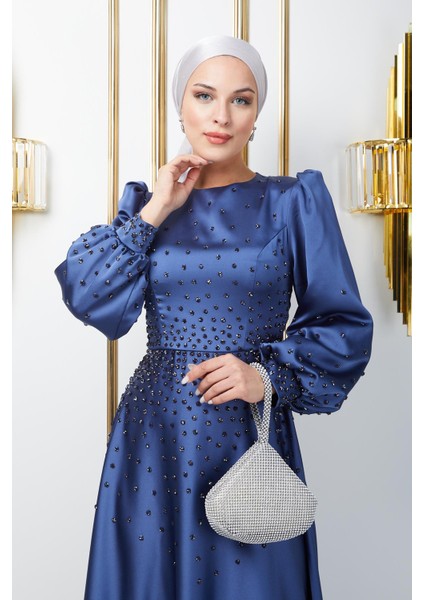 Önü ve Kolları Serpme Taş Detaylı Saten Abiye Elbise K. Indigo 1658