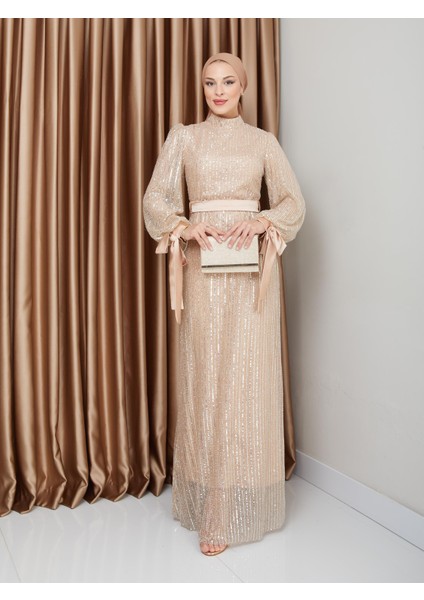 Kol Ağzı Fiyonk Detaylı Payet Tesettür Abiye Elbise Bej 1222