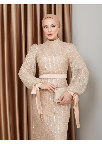 Kol Ağzı Fiyonk Detaylı Payet Tesettür Abiye Elbise Bej 1222 modelleri