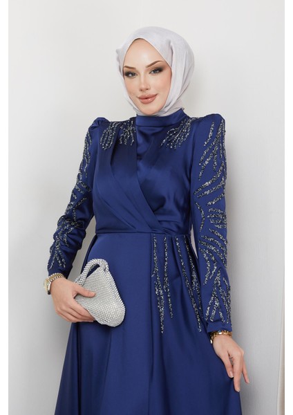 Önü ve Kolları Pul ve Taş Detaylı Saten Abiye Elbise Lacivert 1660