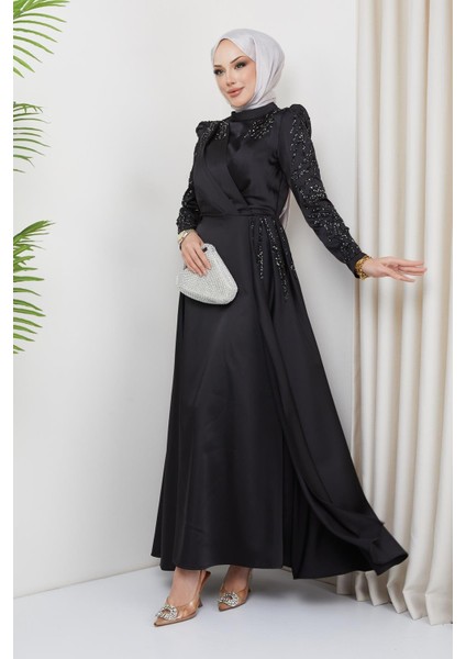 Önü ve Kolları Pul ve Taş Detaylı Saten Abiye Elbise Siyah 1660