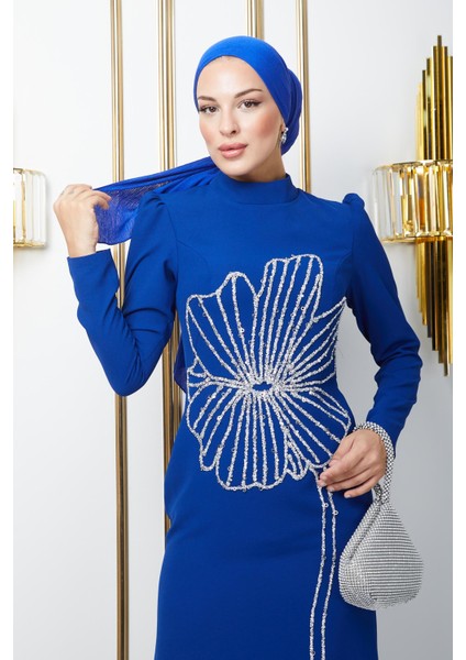 Önü Taş ve Puldan Motif Desenli Krep Tesettür Abiye Elbise Saks 1672