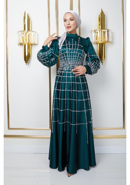 Önü ve Kolları Taş ve Pul Bezeli Kloş Saten Tesettür Abiye Elbise Yeşil 1675