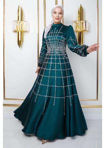 Önü ve Kolları Taş ve Pul Bezeli Kloş Saten Tesettür Abiye Elbise Yeşil 1675
