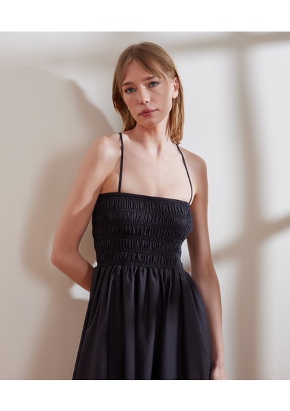 Düz Yaka Askılı Elbise