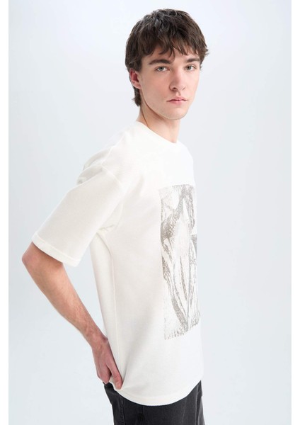 %100 Pamuk Boxy Fit Bisiklet Yaka Baskılı Kısa Kollu Tişört D5865AX25SP fırsatları