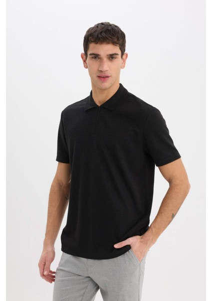 Regular Fit Polo Yaka Yarım Fermuarlı Kısa Kollu Siyah Tişört E4233AX25SM fırsatları