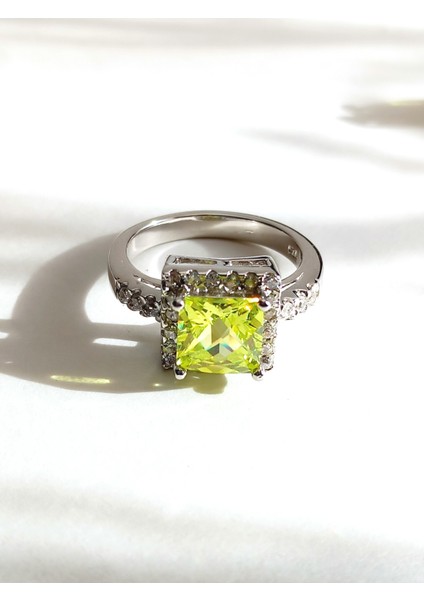 Gümüş Kare Baget Tasarım Yeşil Zirkon Taşlı Kadın Yüzük Doğum Günü Hediye No:17 modelleri