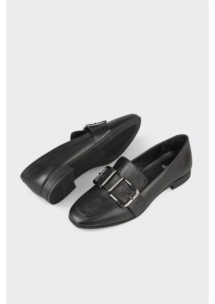 Siyah Deri Kadın Günlük Ayakkabı modelleri