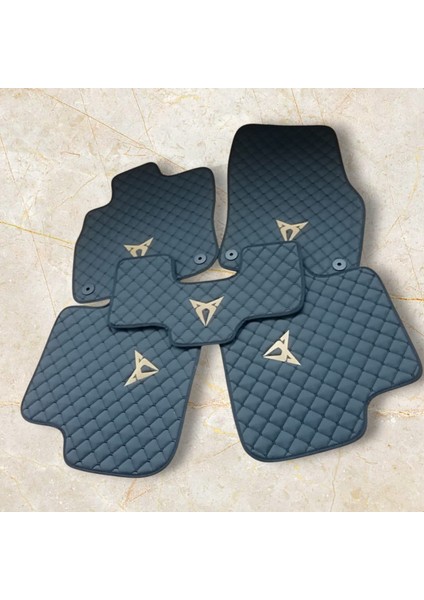 Cupra Terramar Uyumlu 2024-2025 Siyah Baklava Desen 1.SINIF DUNİ DERİ KAPİTONE ALT TABAN SU GEÇİRMEZ EVA ORJİNAL KLİPS SABİTLEME CIRT TABAN DESTEĞİ KOLAY TEMİZLENEBİLİR ÜRÜN ŞIK GÖRÜNÜM