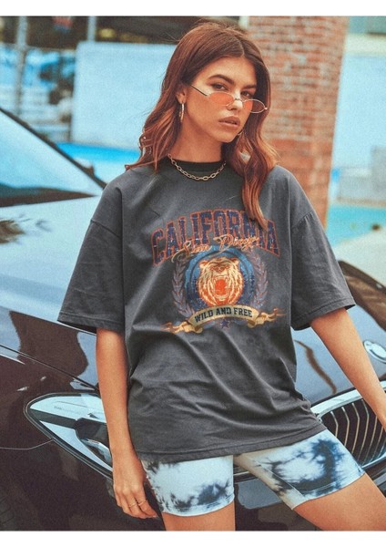 Kadın / Kız Füme Oversize T-Shirt California Baskılı fiyatları