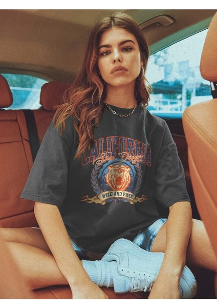 Kadın / Kız Füme Oversize T-Shirt California Baskılı modelleri