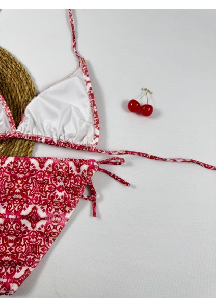 Kırmızı Desenli Üçgen Ipli Kadın Bikini Takımı fırsatları
