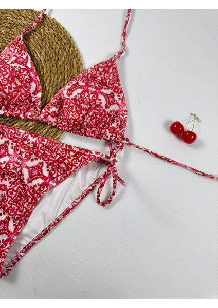Kırmızı Desenli Üçgen Ipli Kadın Bikini Takımı fiyatları