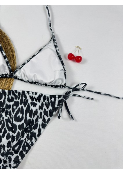 Leopar Desenli Üçgen Ipli Kadın Bikini Takımı fırsatları