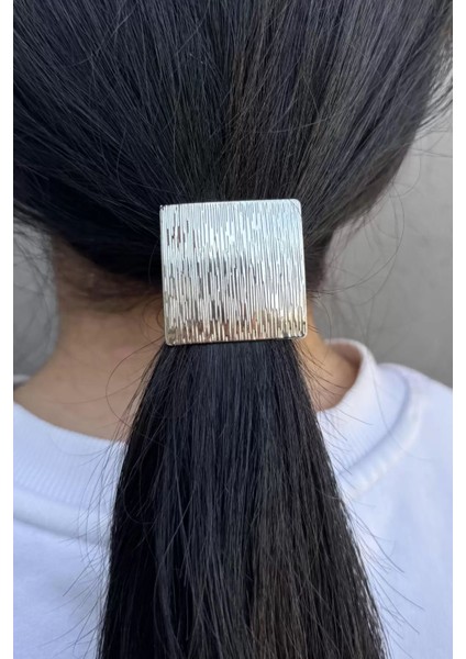 Gümüş Renk Metal Detaylı Lastik Toka