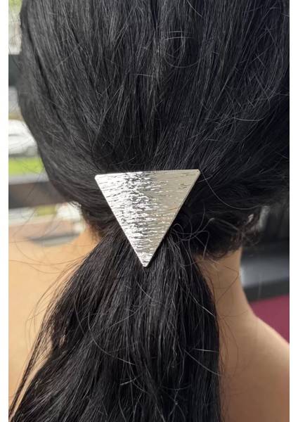 Gümüş Renk Üçgen Metal Detaylı Lastik Toka