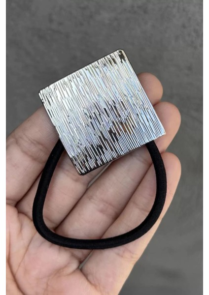 Gümüş Renk Metal Detaylı Lastik Toka fiyatları