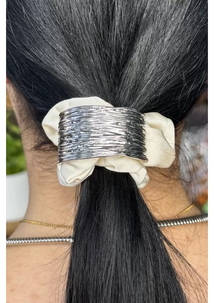 Krem ve Gümüş Renk Metal Detaylı Simit Toka