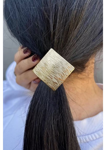 Altın Renk Metal Detaylı Lastik Toka