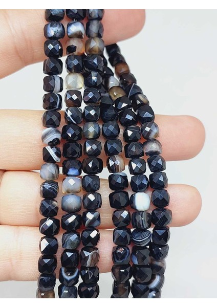 Akik Taşı Küp Şekilli Faset Kesim 4mm Dizi (55992)