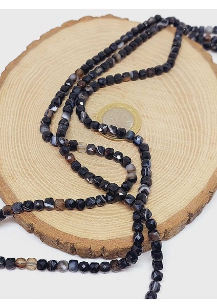 Akik Taşı Küp Şekilli Faset Kesim 4mm Dizi (55992) indirimleri