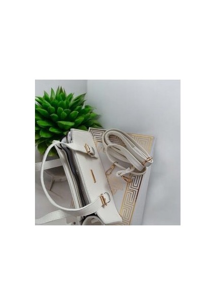 Kadın Şık Tasarımlı El ve Omuz Çantası indirimleri