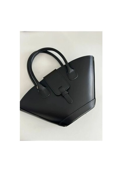 Asimetrik Kesim Kadın Omuz ve Kol Çantası