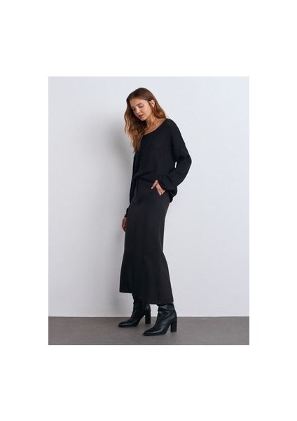 10706 Oval Yaka Yumuşak Dokulu Triko Kazak-Siyah modelleri