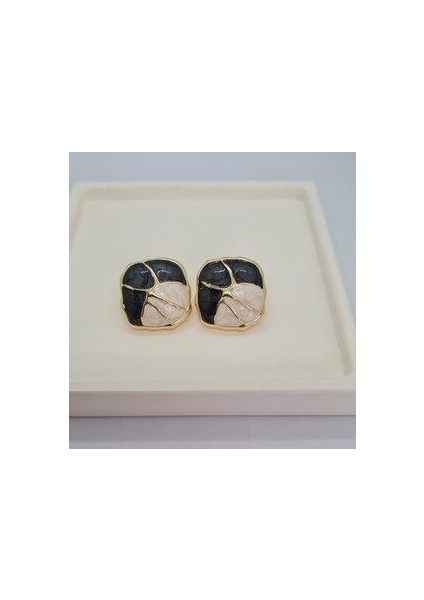 Siyah Beyaz Gold Detaylı Küpe