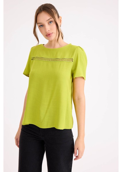 Güpürlü Kısa Kol Keten Bluz