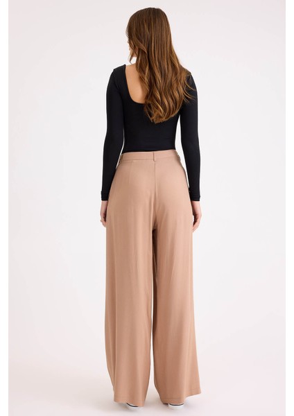 Pileli Geniş Paça Pantolon indirimleri