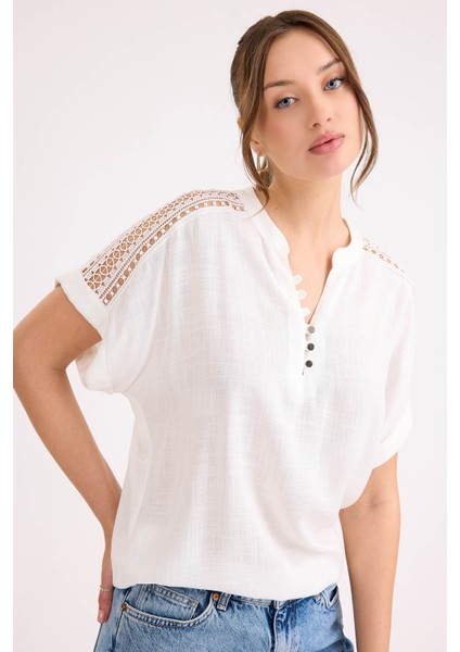 Omuz Kısmı Güpürlü Viskon Keten Bluz fiyatları