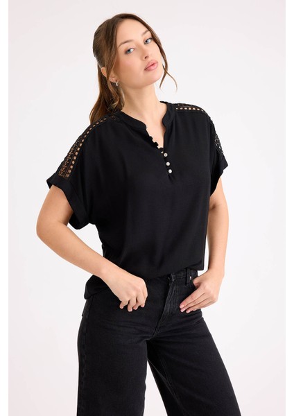 Omuz Kısmı Güpürlü Viskon Keten Bluz modelleri