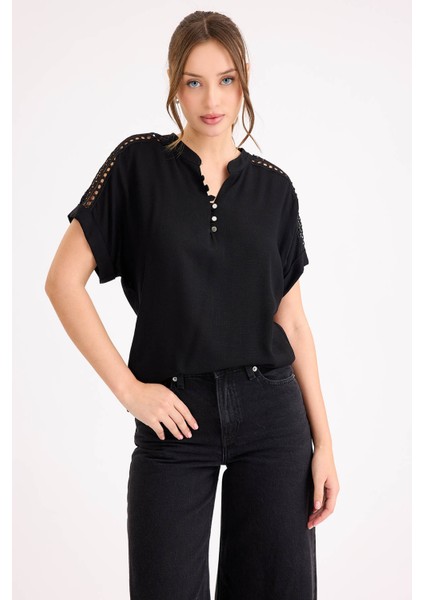 Omuz Kısmı Güpürlü Viskon Keten Bluz fırsatları