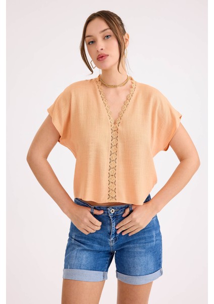 V Yaka Güpürlü Kısa Kol Keten Bluz modelleri