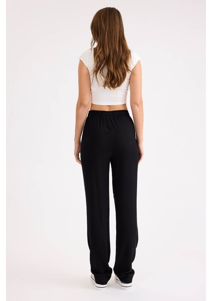 Beli Bağcıklı Viskon Keten Pantolon fırsatları